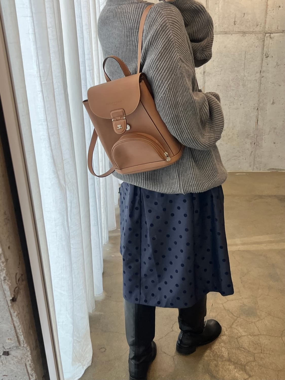 90s COURREGES 로고 가죽 백팩 브라운 상품이미지2