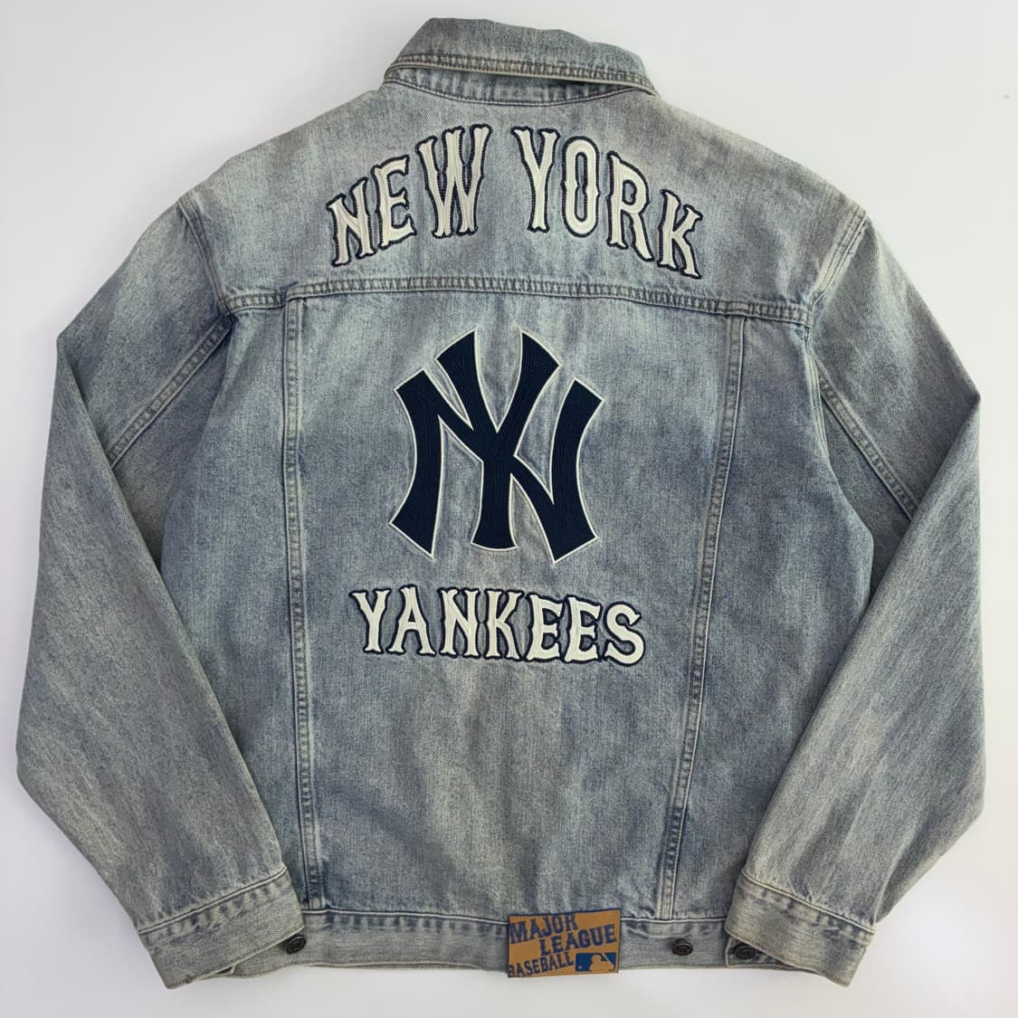 MLB  엠엘비 뉴욕 양키즈 자수 데님 자켓 상품이미지1