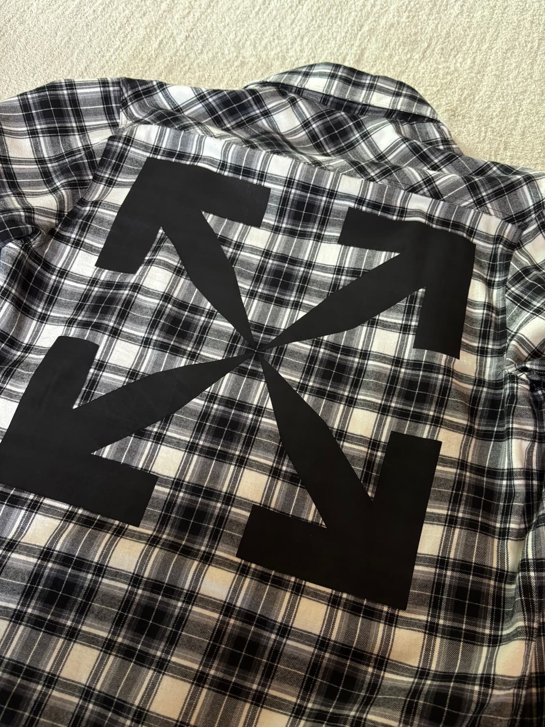 오프화이트 플란넬 셔츠 상품이미지3