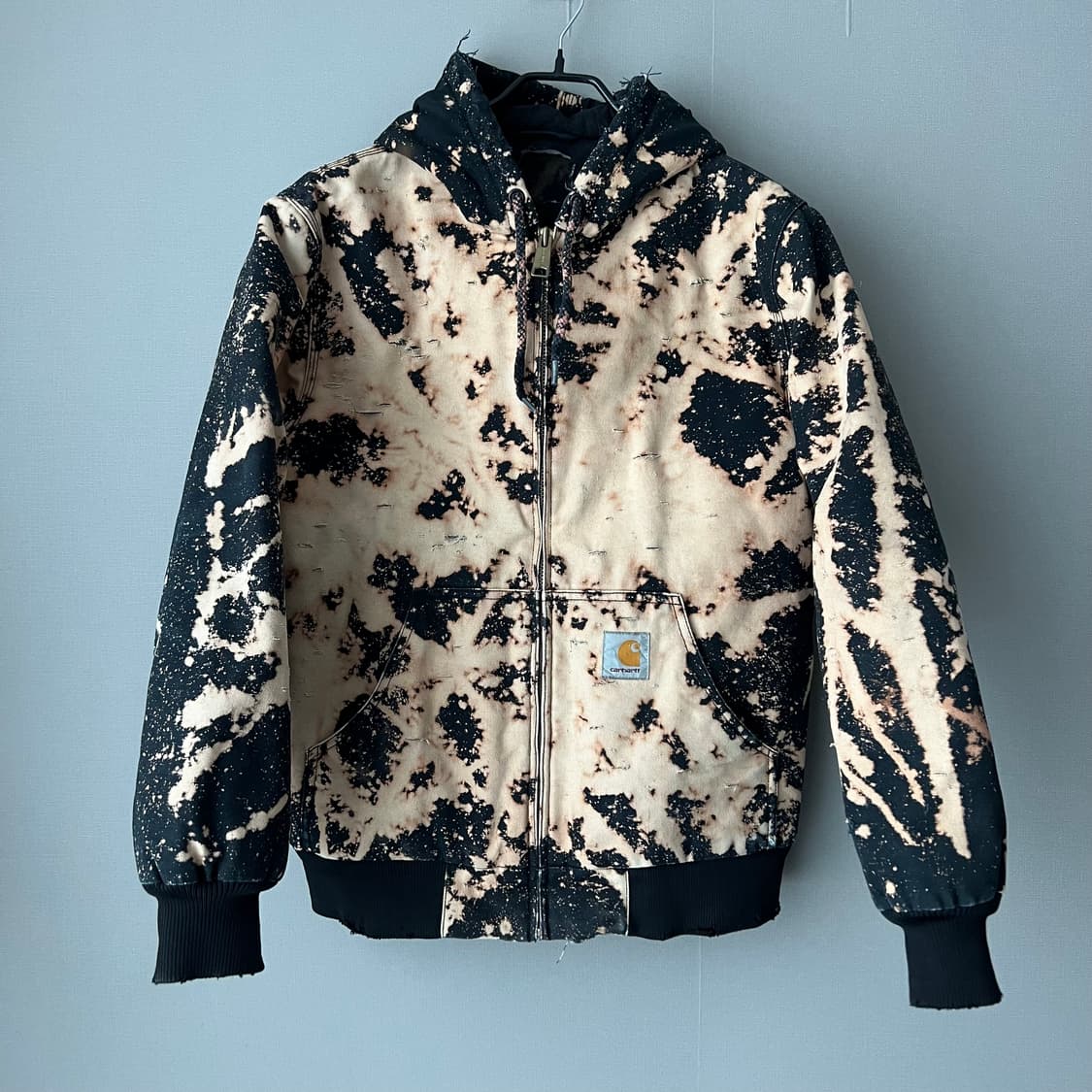 칼하트 액티브 자켓 (타이다이, 디스트레스드) 상품이미지1