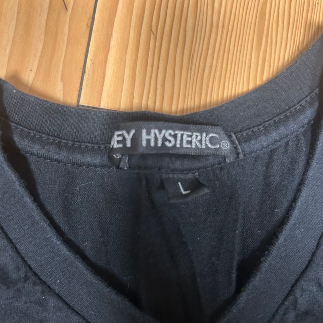 히스테릭 글래머 컬러 프린팅 브이넥 반팔 상품이미지3