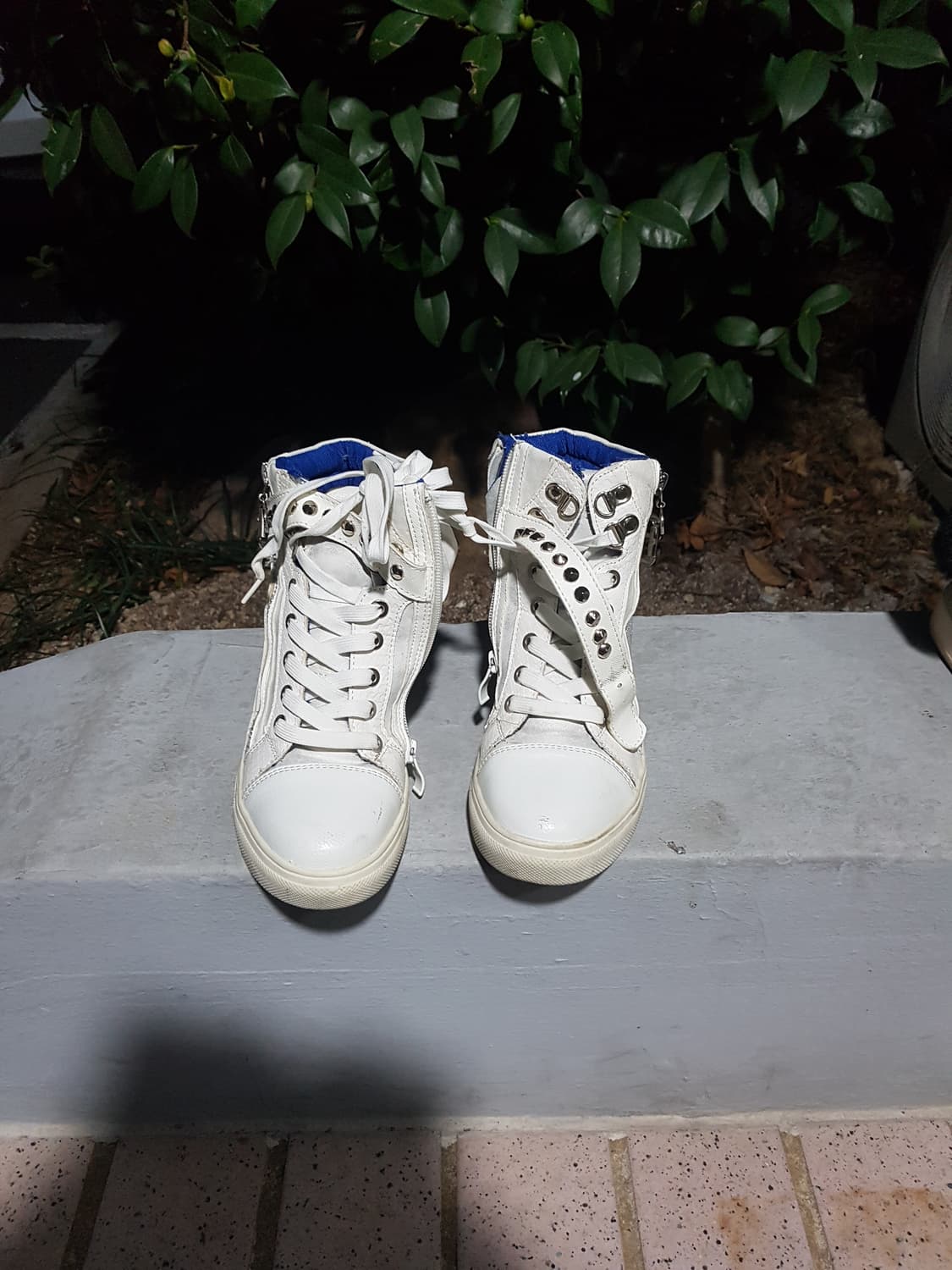 화이트 하이탑 지퍼 스니커즈 220 판매 상품이미지1