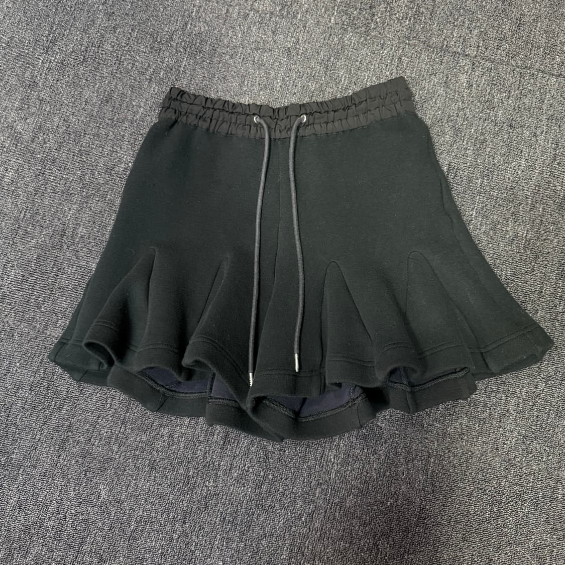 Sacai 사카이 23ss 드로스트링 플레어 쇼츠 팬츠 상품이미지1