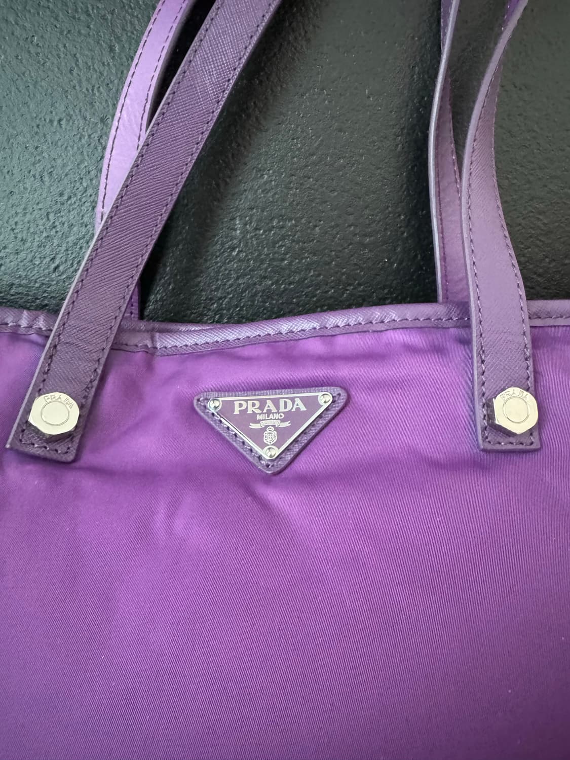 프라다 포코노 로봇 비즈장식 쇼퍼 숄더백 상품이미지4