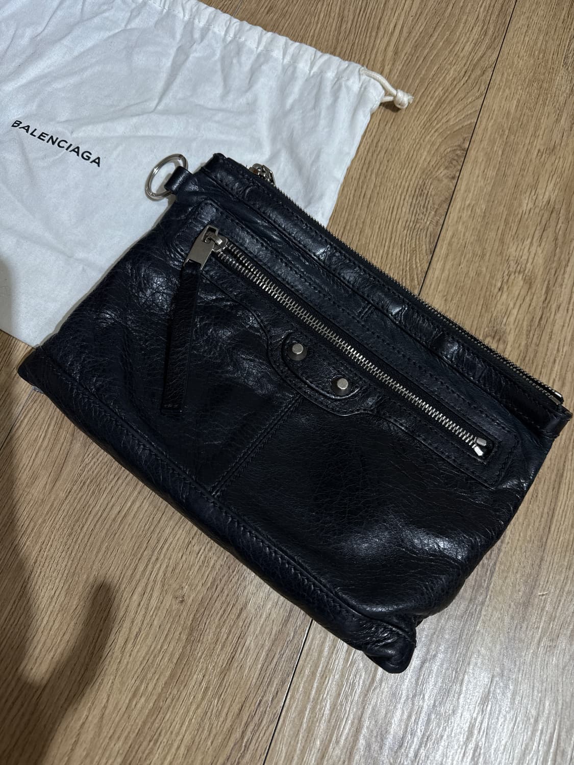 발렌시아가 모터백 클러치 블랙 상품이미지2