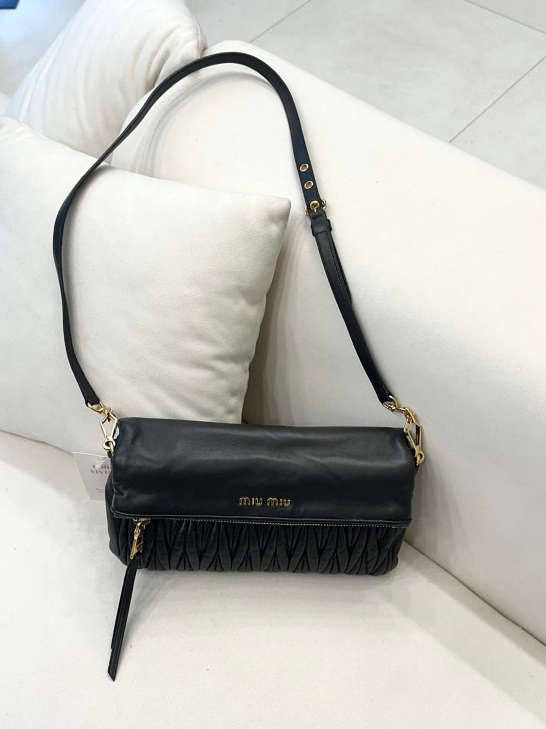 미우미우 마테라쎄 나파 크로스백 (정품) 상품이미지1