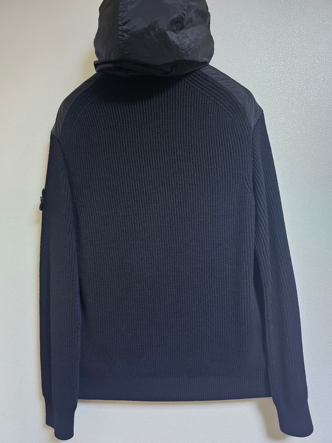 스톤아일랜드 나일론메탈 프리마로프트 니트 상품이미지2