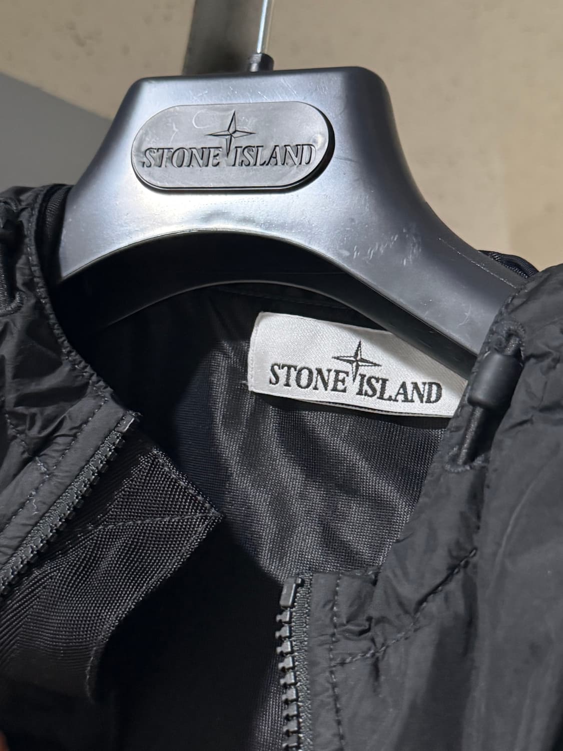 스톤 아일랜드 크링클 랩스 26ss 바람막이 xl 사이즈 상품이미지3