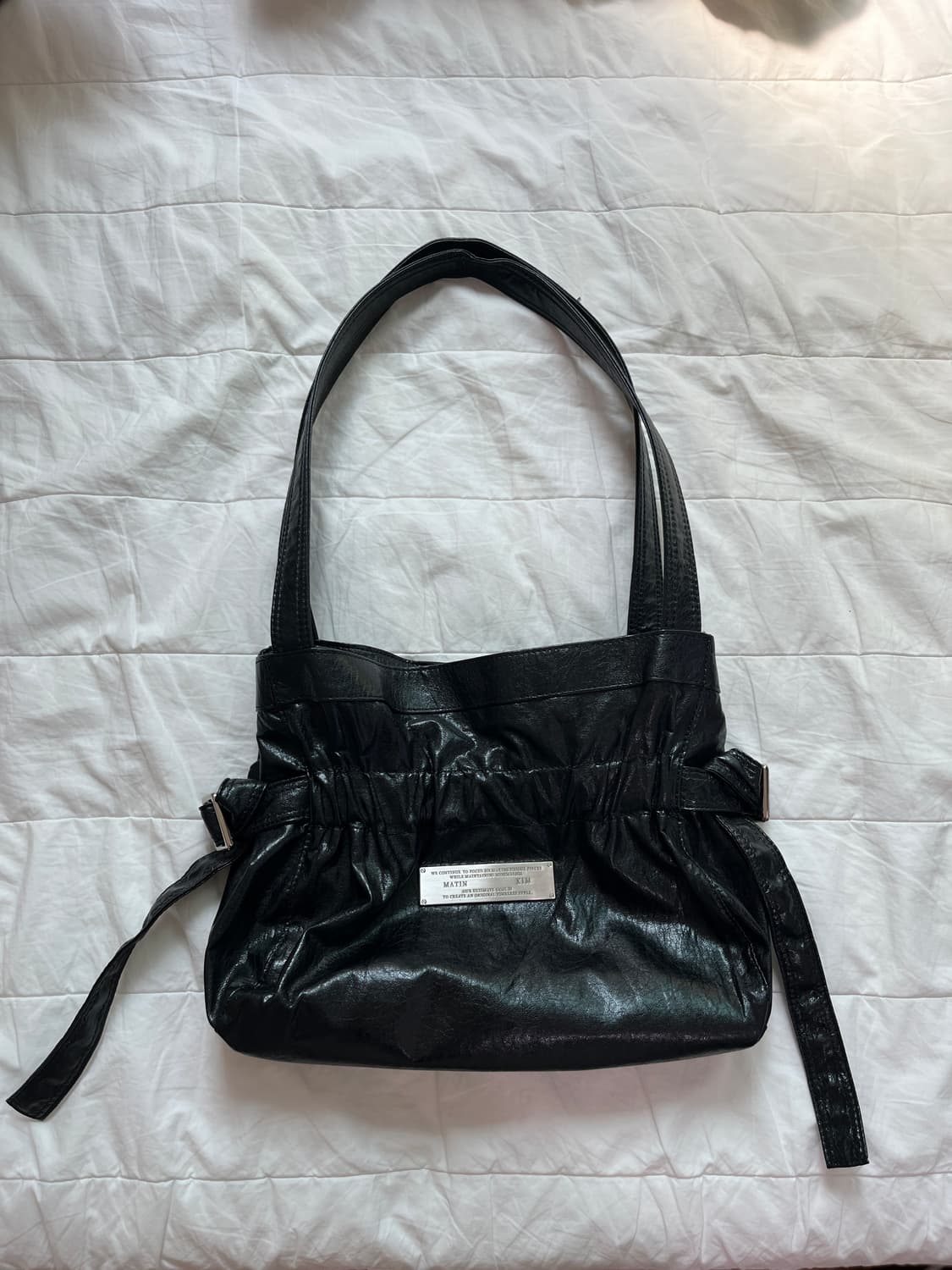 마뗑킴 FAUX LEATHER SEASHELL MINI BAG 상품이미지1