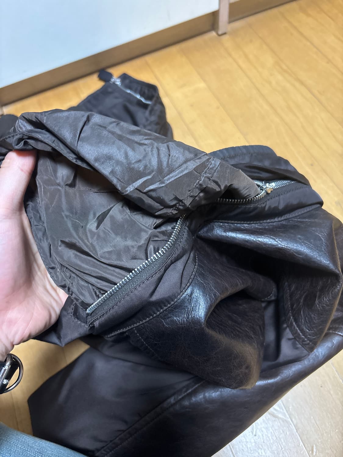 프라다 2009 나일론 레더 봄버 상품이미지9