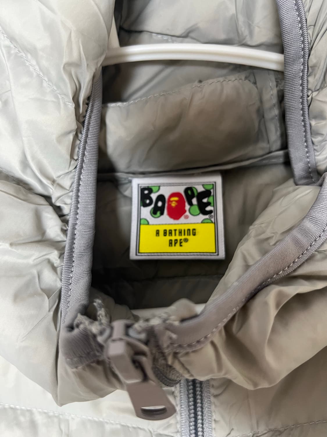 베이프 경량패딩 그레이 상품이미지3