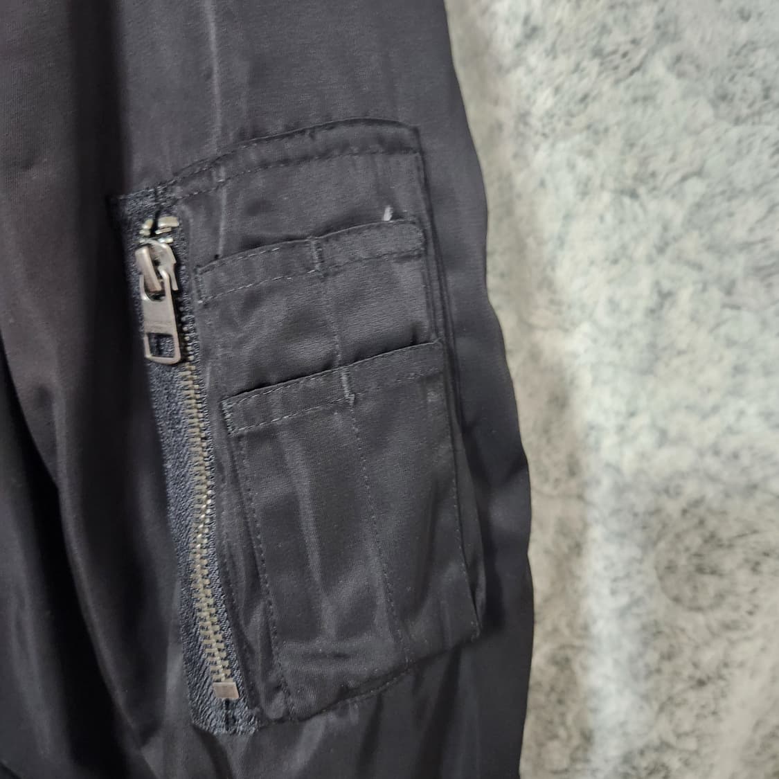 H494 [XL] 캘빈클라인 진스 빅로고 항공 점퍼
 상품이미지2