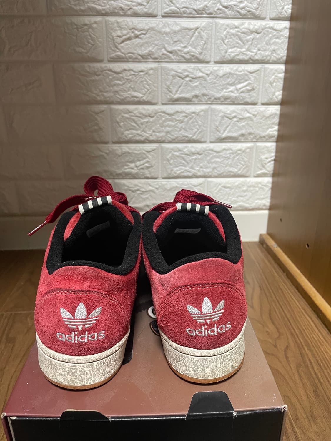 아디다스 x YNuK 슈퍼스타 레드 상품이미지3