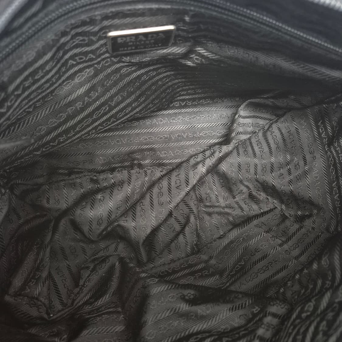 [감정완료] 프라다 나일론 삼각로고 메신저백 크로스백 블랙 상품이미지9