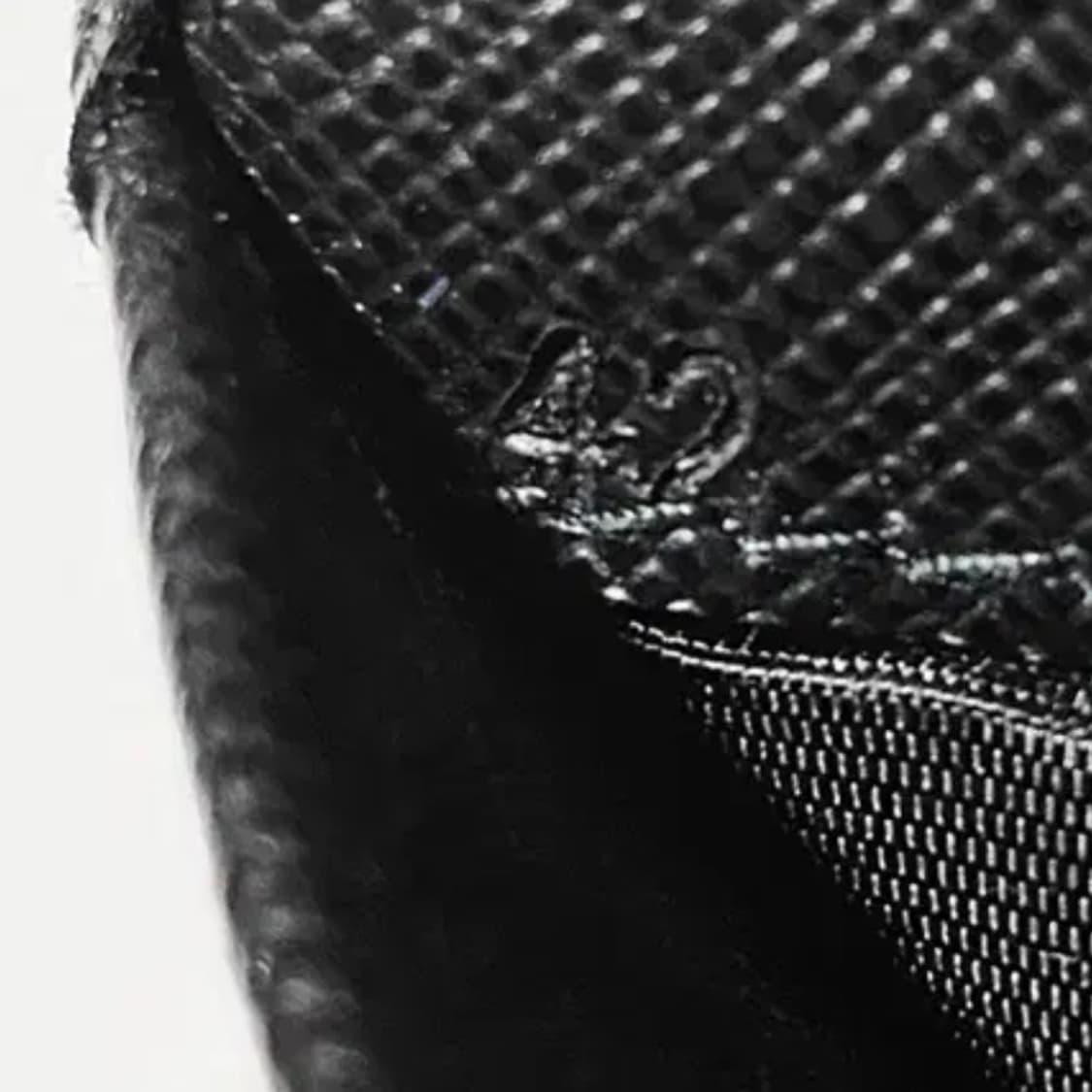 [정품] PRADA 프라다 트라이앵글 플레이트 사피아노 소가죽 반지갑실사 상품이미지8