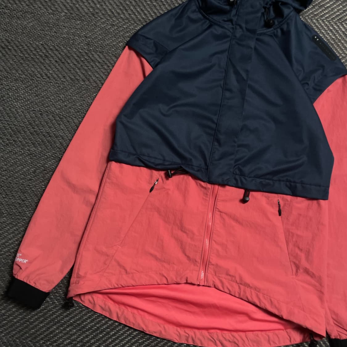 언더아머 우먼스 나일론 경량 윈드 브레이커 바람막이o 5403 상품이미지3