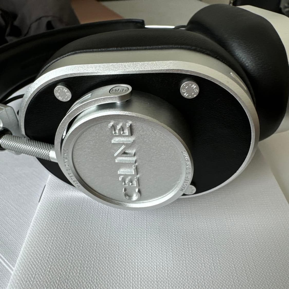 [투어스 도훈님 착용] 셀린느 다이나믹 헤드폰 상품이미지8