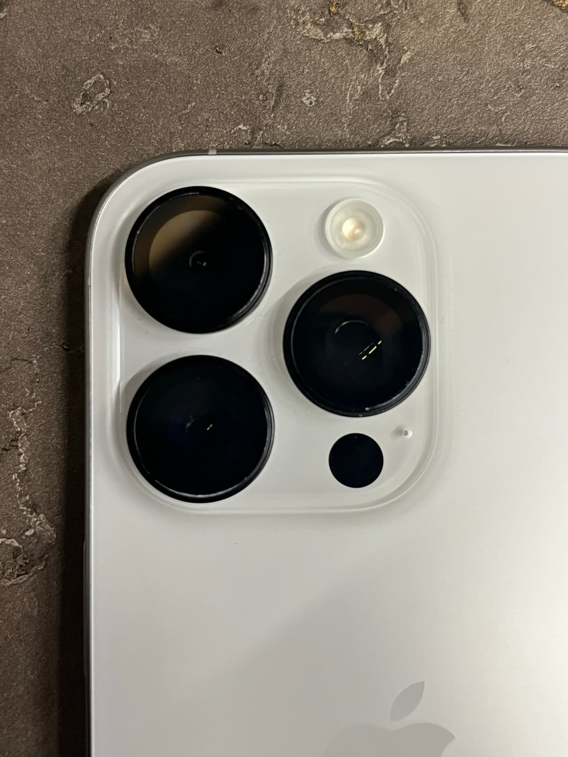 아이폰16pro 128GB 화이트티타늄 상품이미지3