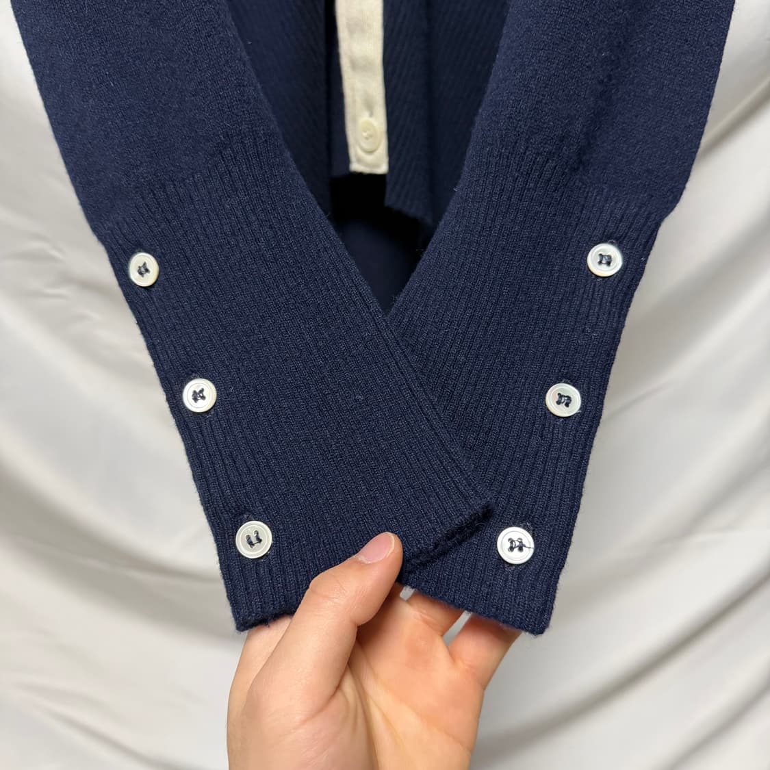 [S+급/3] 톰브라운 사선완장 캐시미어 가디건 상품이미지7