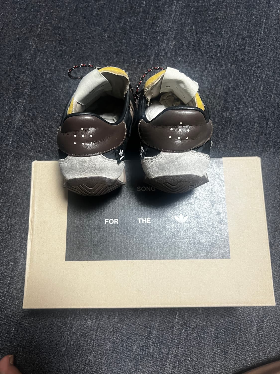 아디다스 x 송 포 더 뮤트 컨트리 OG 코어 블랙 코어 화이트 상품이미지6