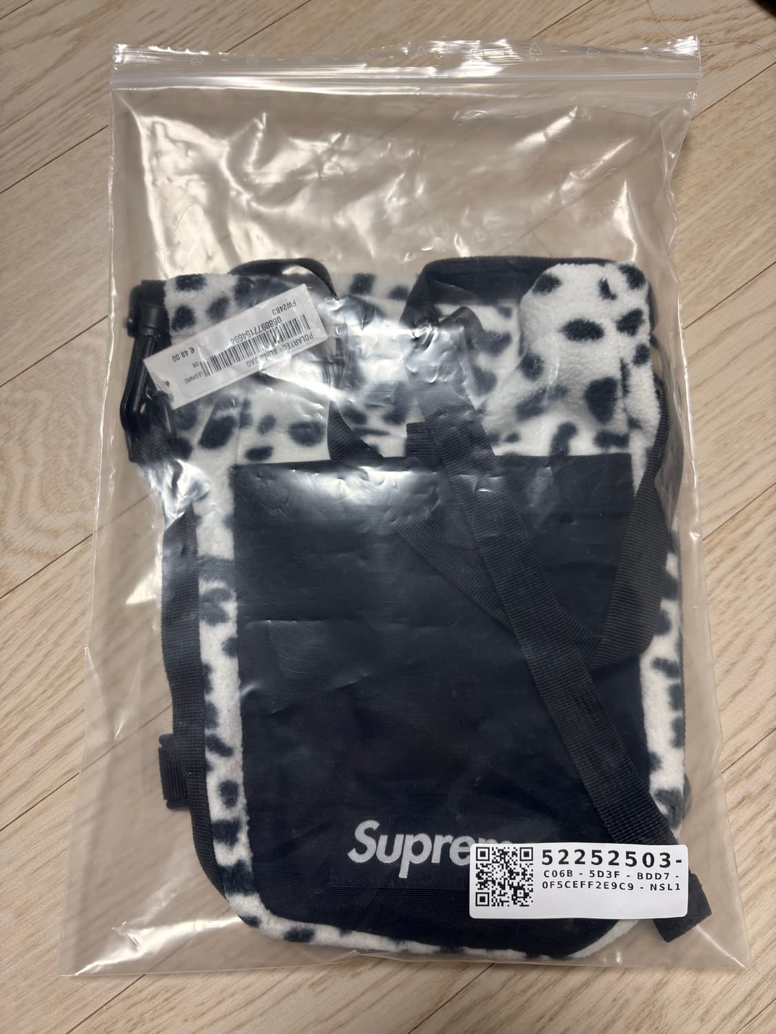 [새상품] 슈프림 24fw 폴라텍 슬링백 레오파드 상품이미지3