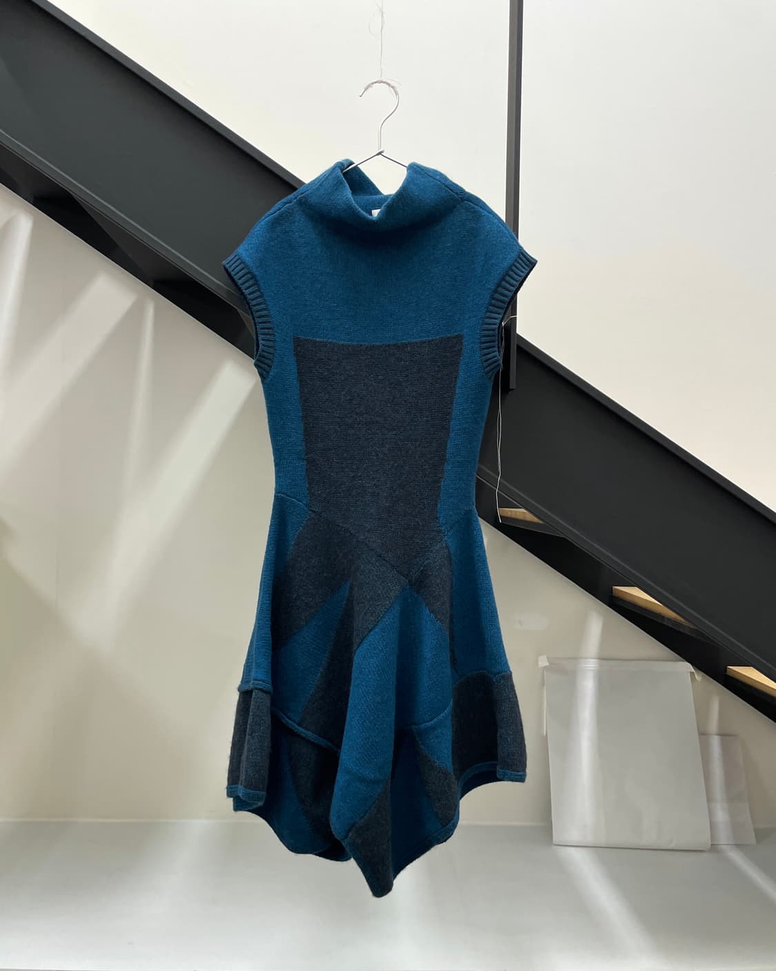 히로코 코시노 슬리브리스 니트 원피스 상품이미지1