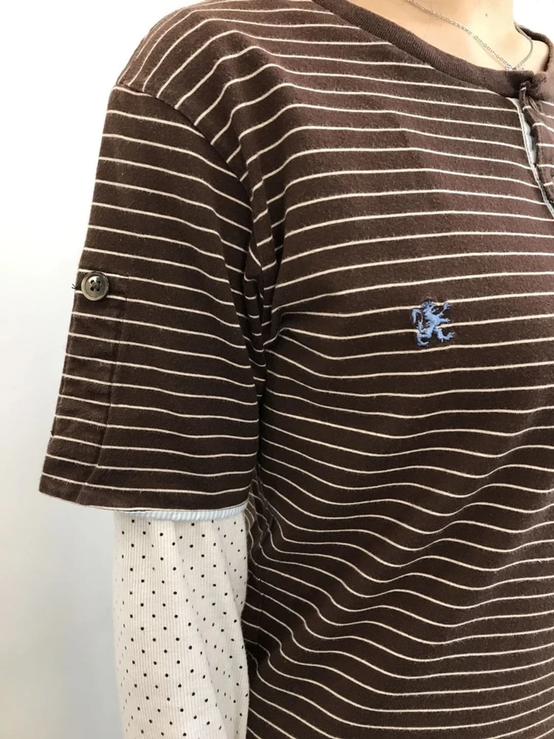 R.Newbold Stripe Henley T Shirt Brown 상품이미지4
