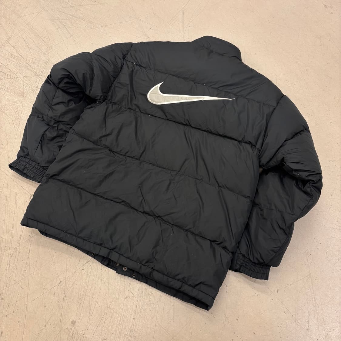 나이키 올드스쿨 빅로고 덕다운 패딩 상품이미지1