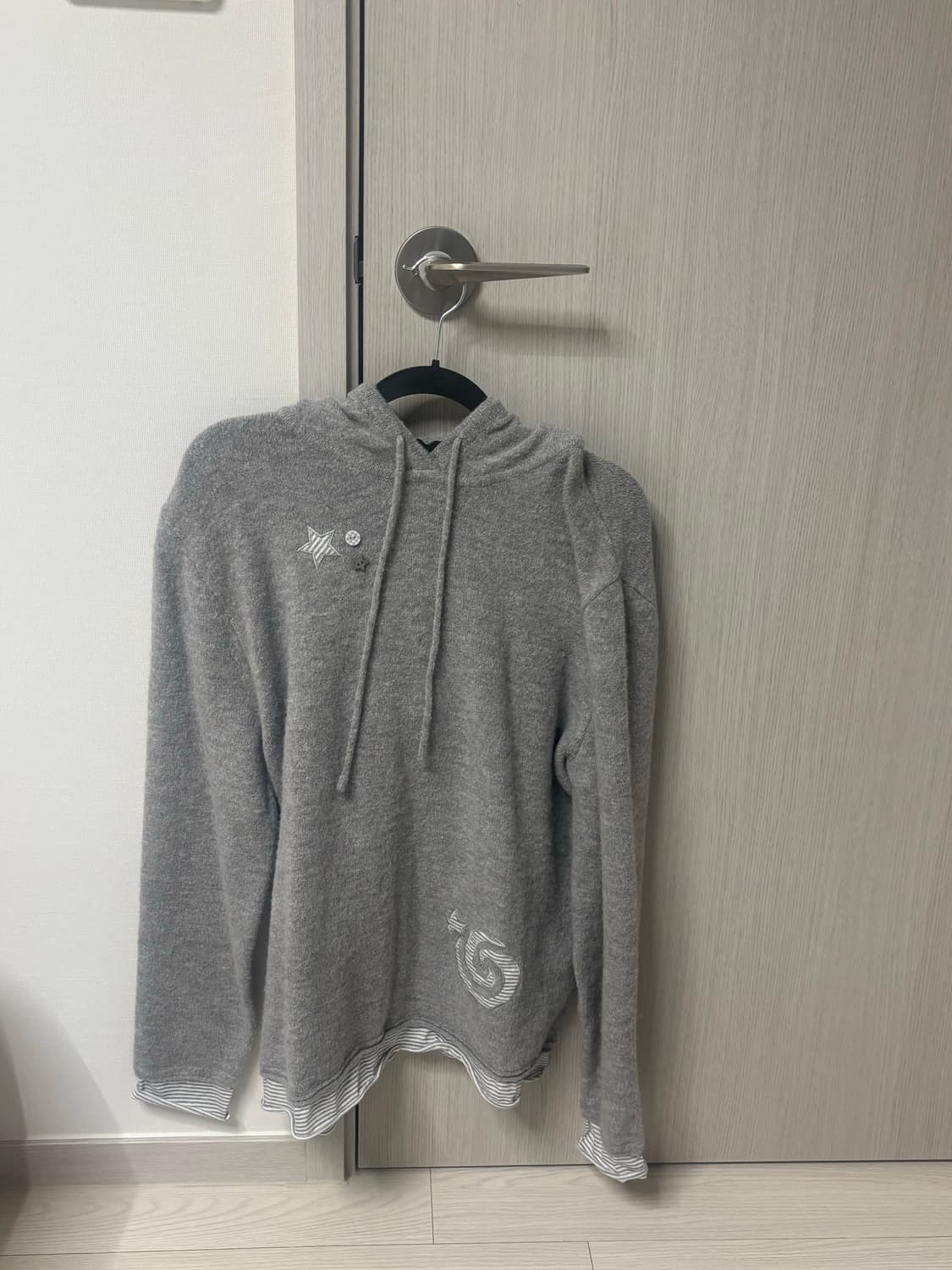 에이이에이이 니트후디 상품이미지1