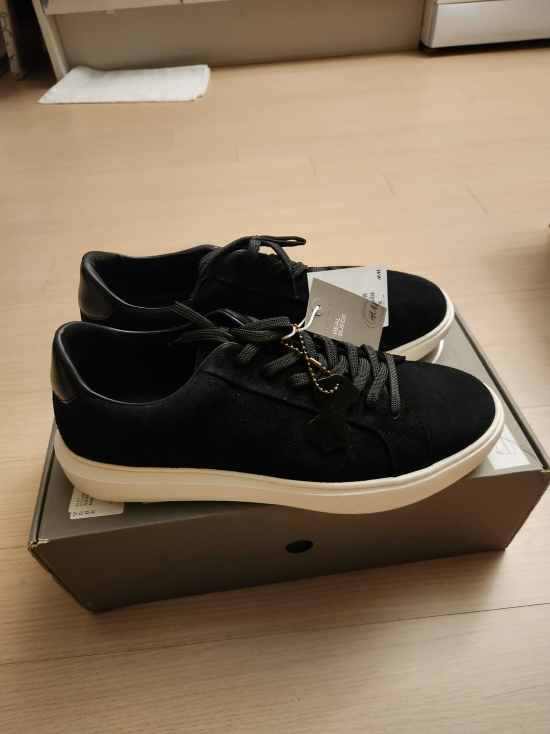 H&M 남성 블랙 스웨이드 스니커즈 270 새상품 상품이미지1