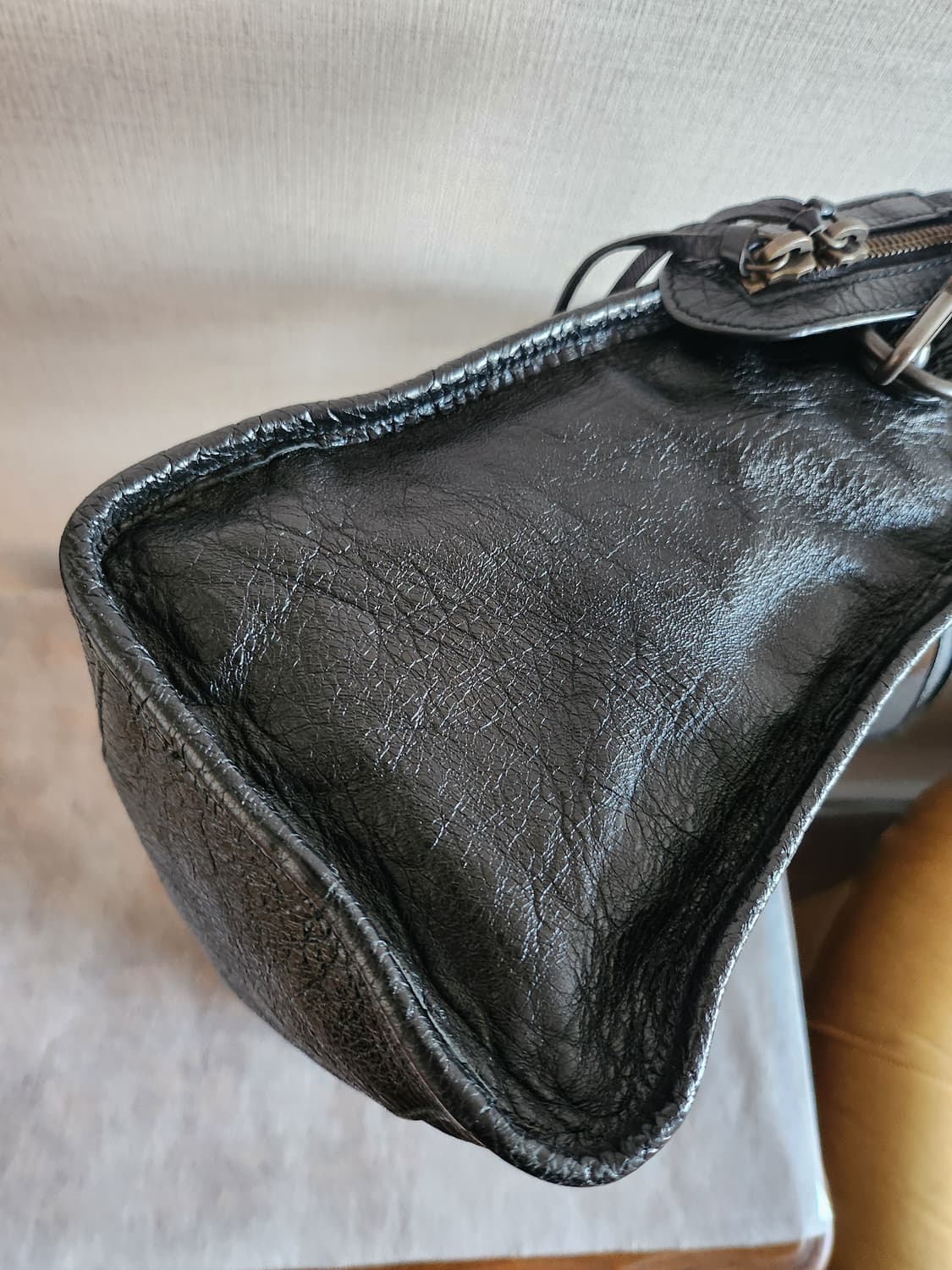 발렌시아가 모터 시티 미듐 블랙 흑장 상품이미지5