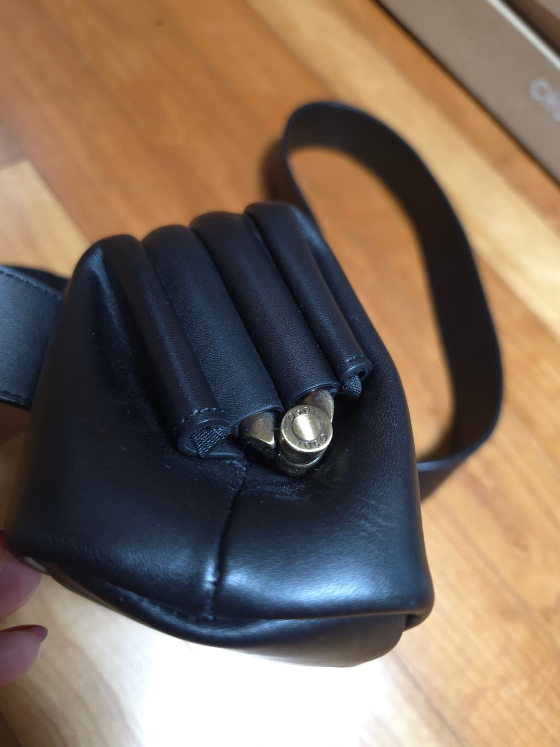 오소이 피넛 브로트백 블랙 상품이미지2