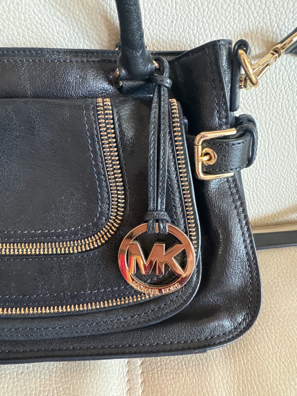 마이클 코어스 네이비 가죽 숄더백 상품이미지3