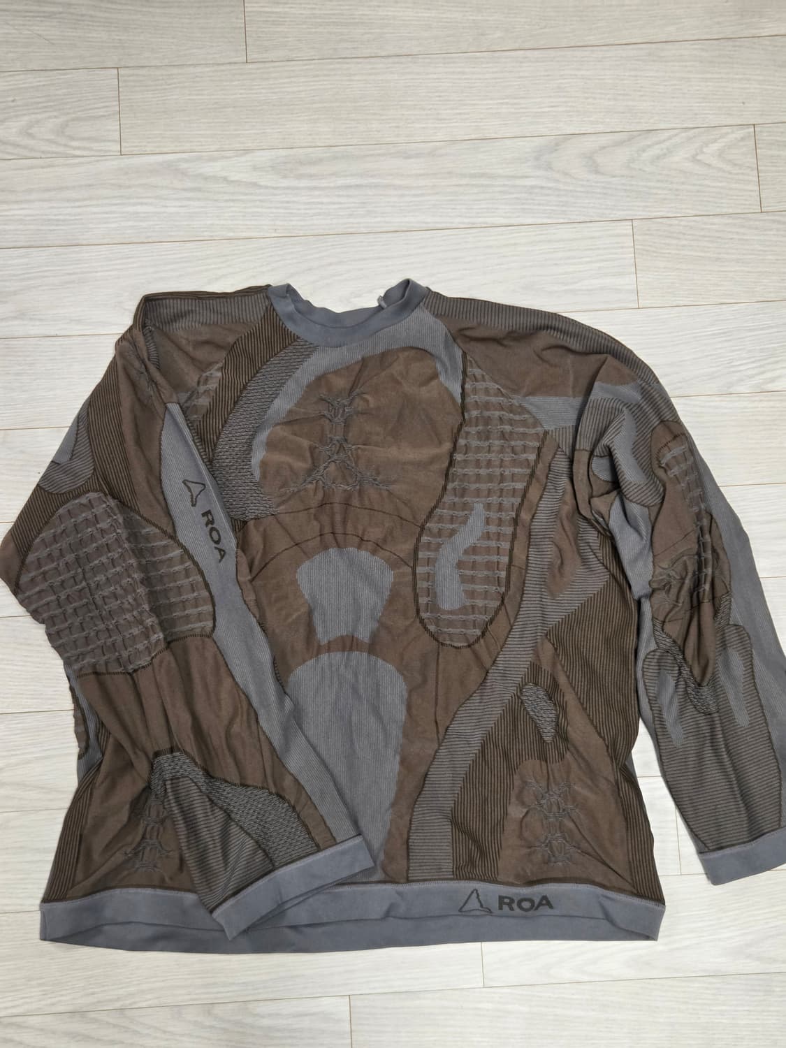 [M] ROA Roundneck 3D Knit Sweater Brown  상품이미지2