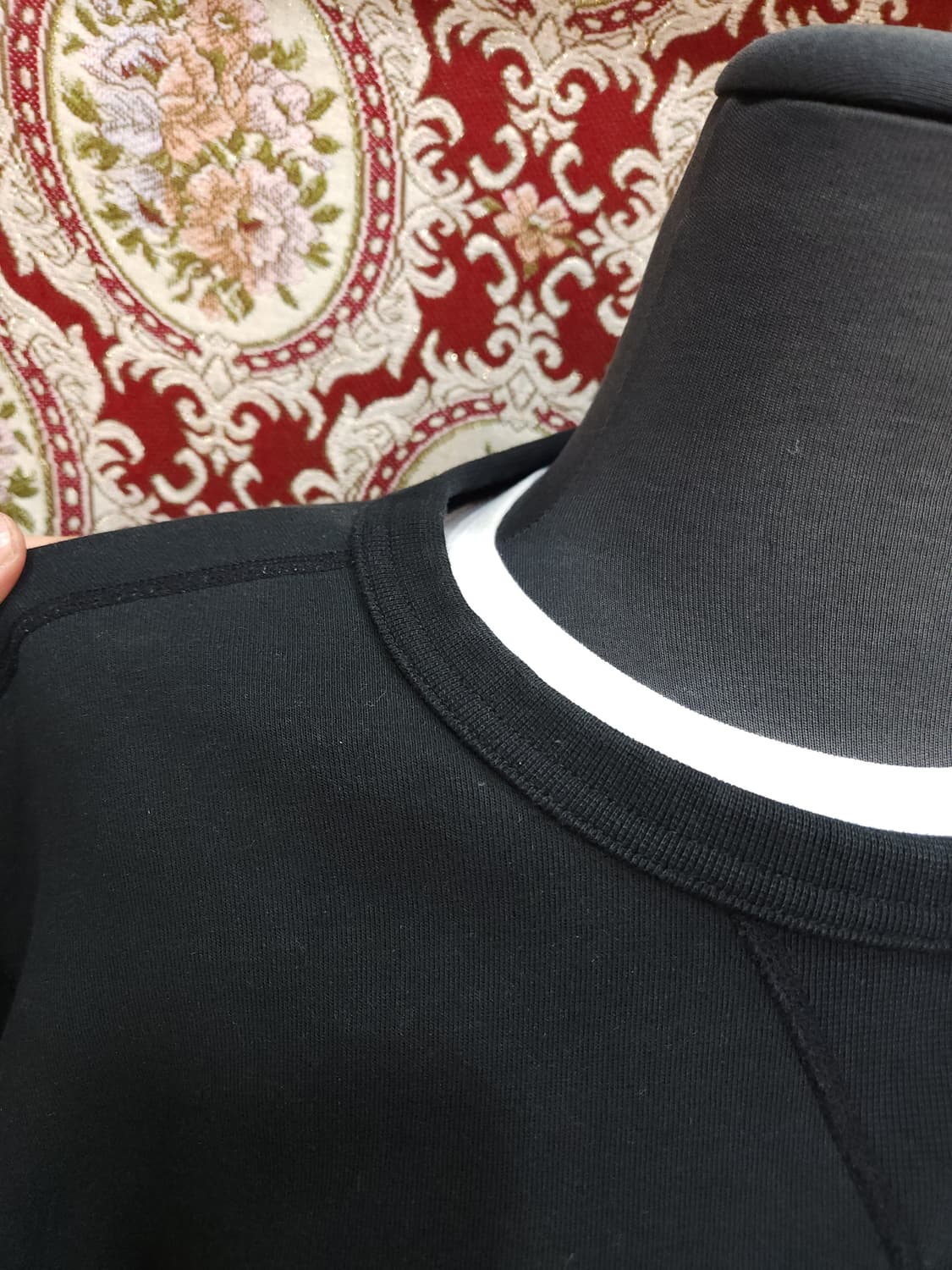 폴로 랄프로렌 블랙 맨투맨

 상품이미지7