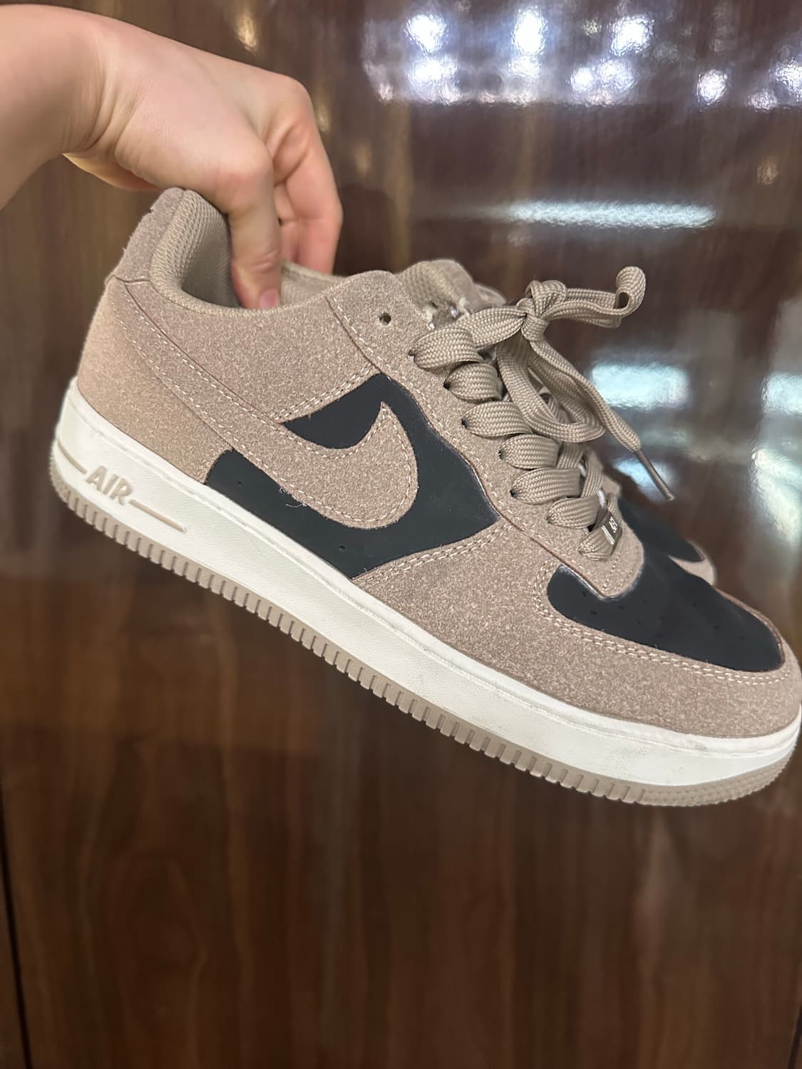 나이키 에어포스1 스웨이드 베이지/블랙 상품이미지1