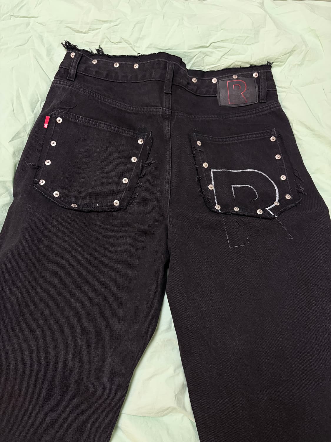 블랙 스터드 데님 팬츠 상품이미지1