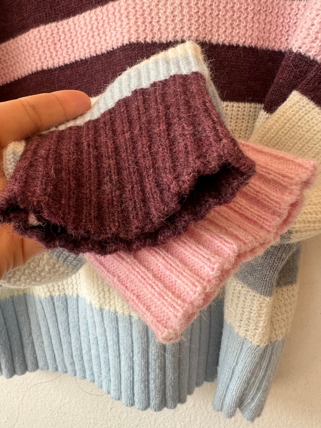 비비안 여성 핑크 스트라이프울니트 오픈카라니트  상품이미지4