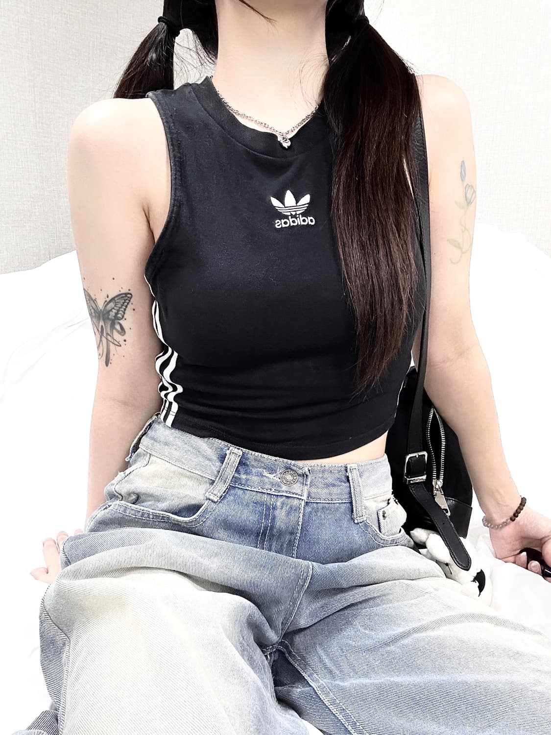 아디다스 센터로고 삼선 크롭 탱크탑 상품이미지4