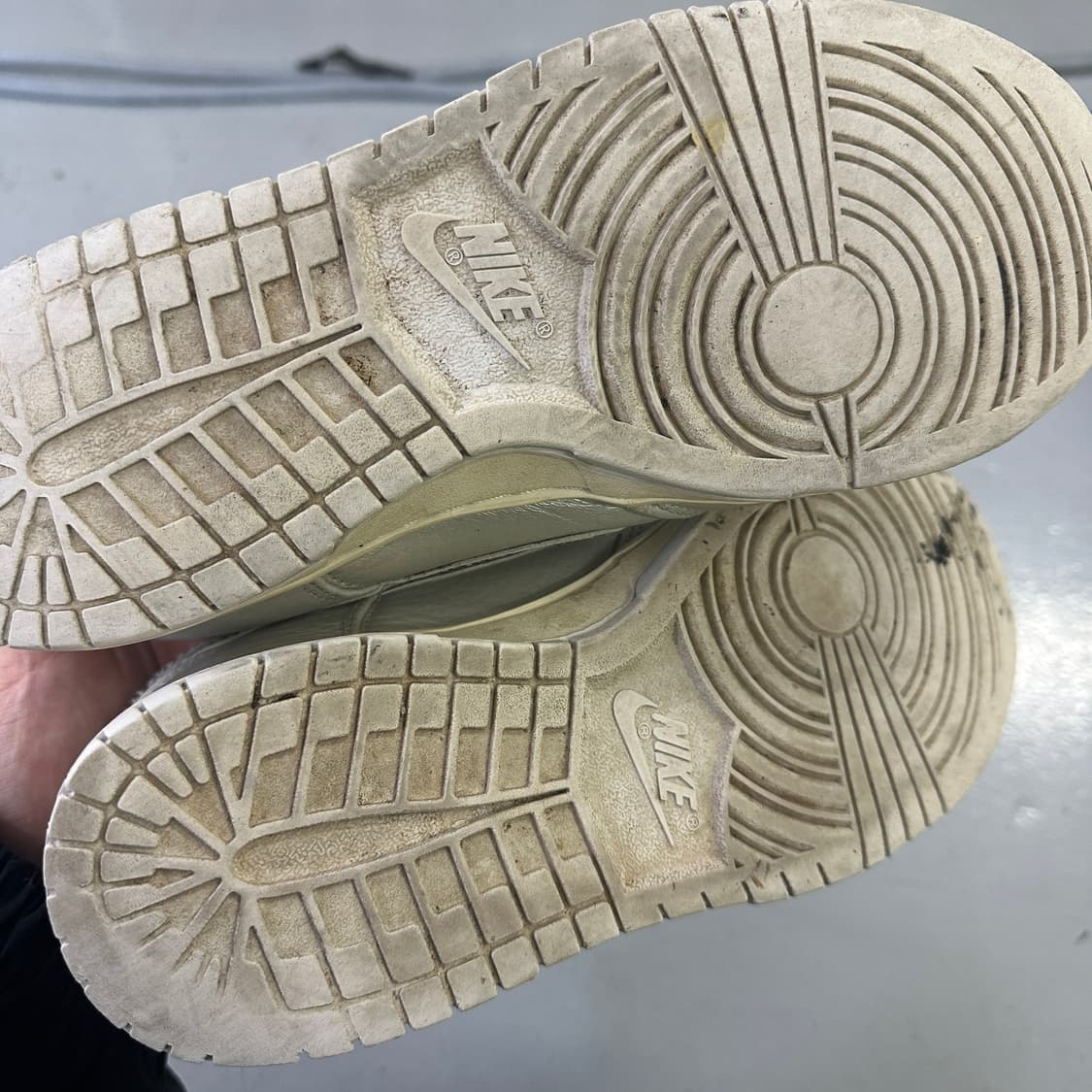 255 나이키 덩크 로우 메탈릭실버 0407D 상품이미지5