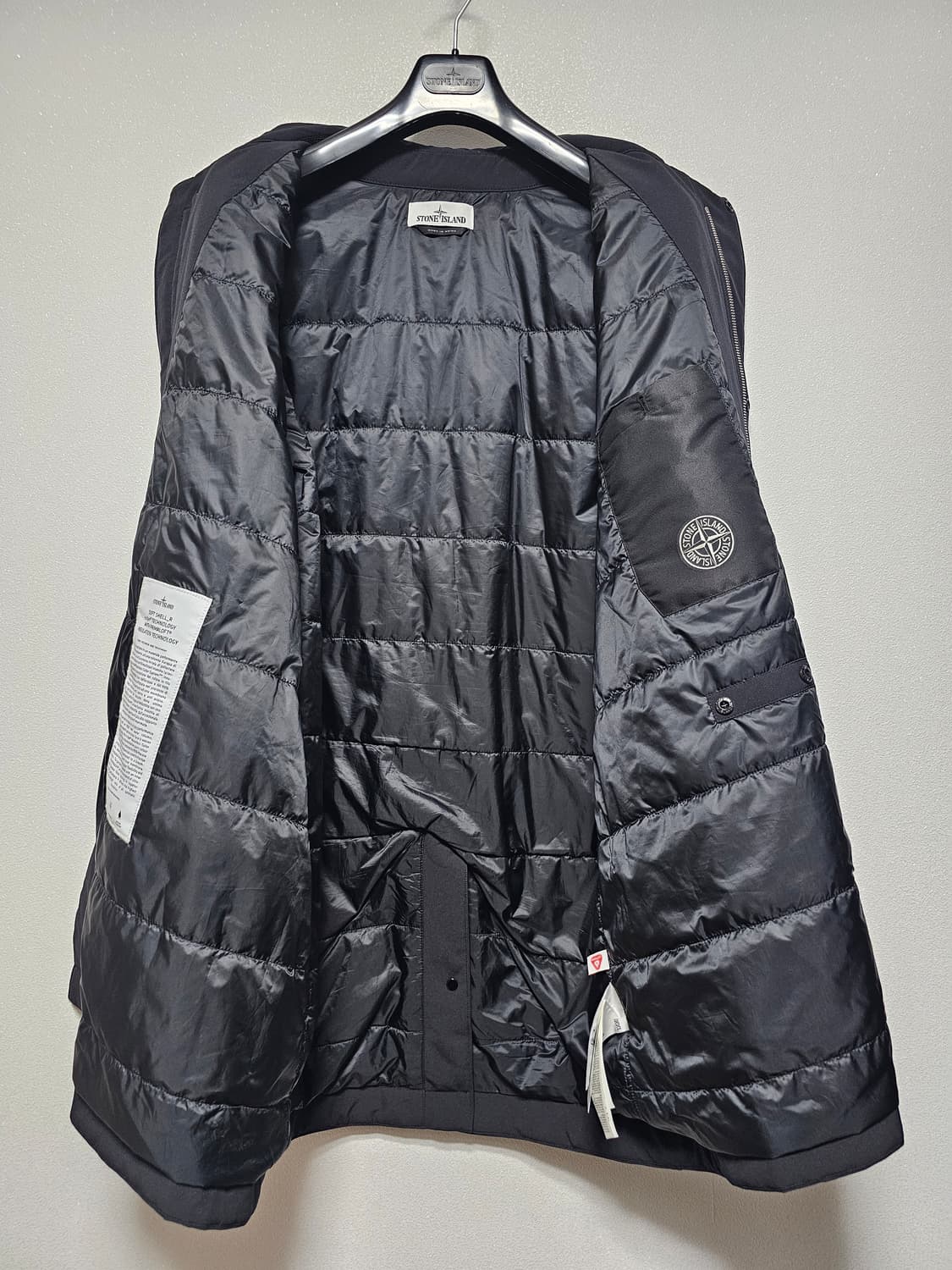 스톤아일랜드 소프트쉘 프리마로프트 코트 상품이미지2