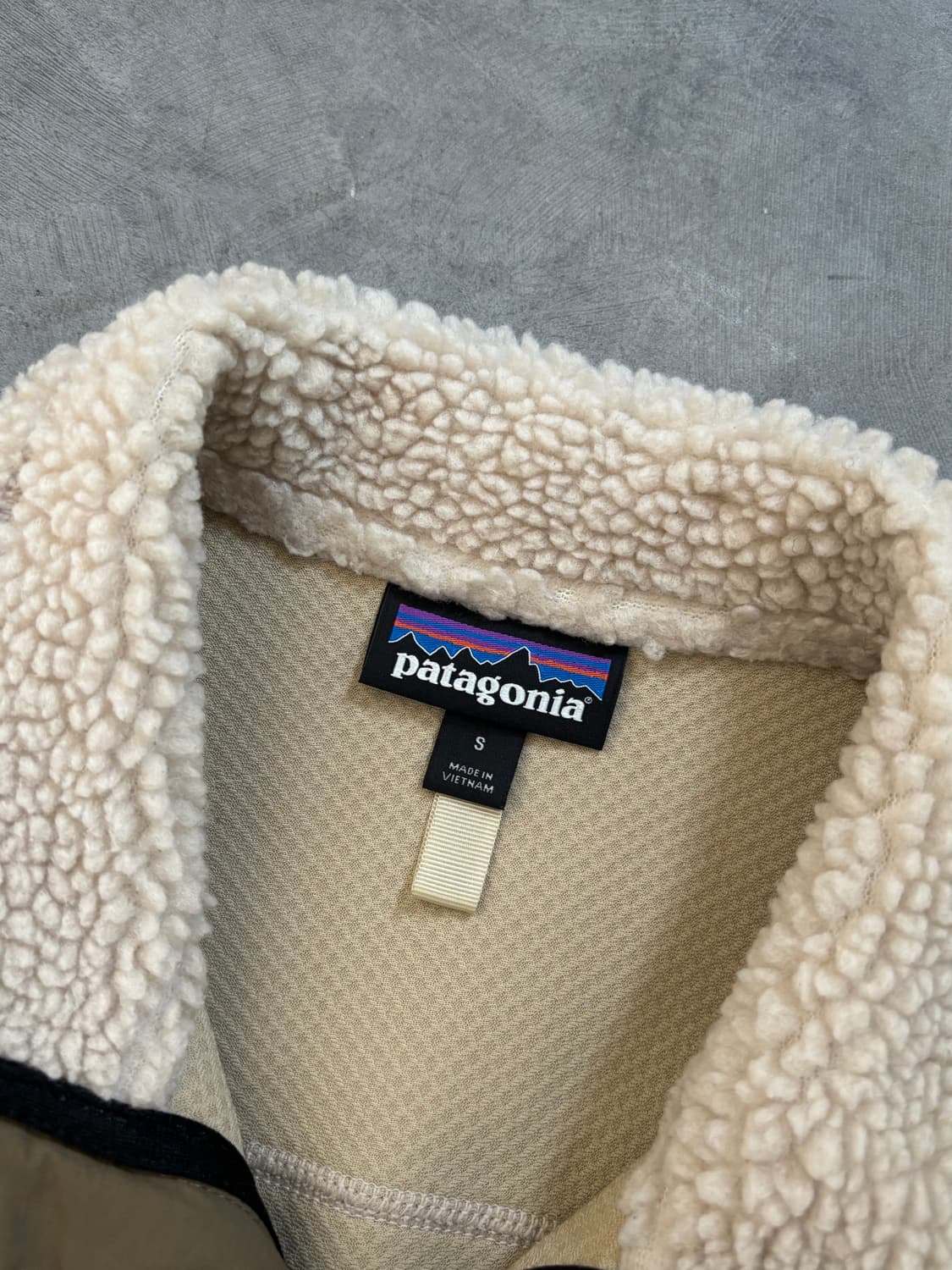 Patagonia 파타고니아 베이지 컬러 레트로 플리스 베스트  상품이미지7