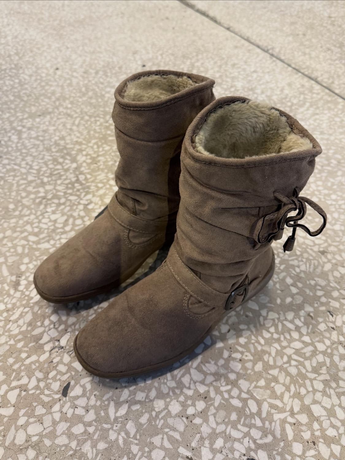 ANGUS® Brown buckle fur boots  상품이미지1