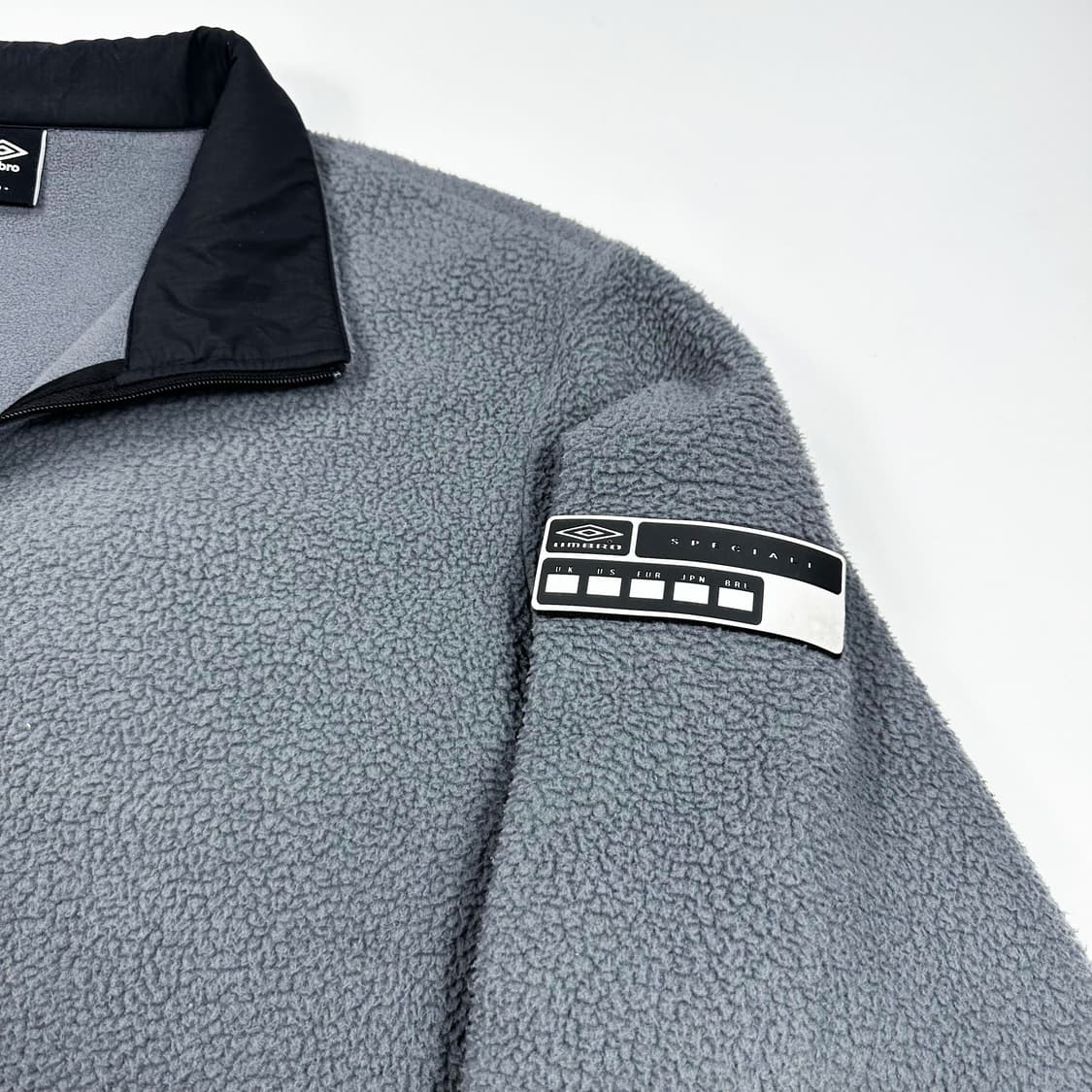 엄브로 다이아 로고 차콜 후리스 자켓 (XXL) 상품이미지3