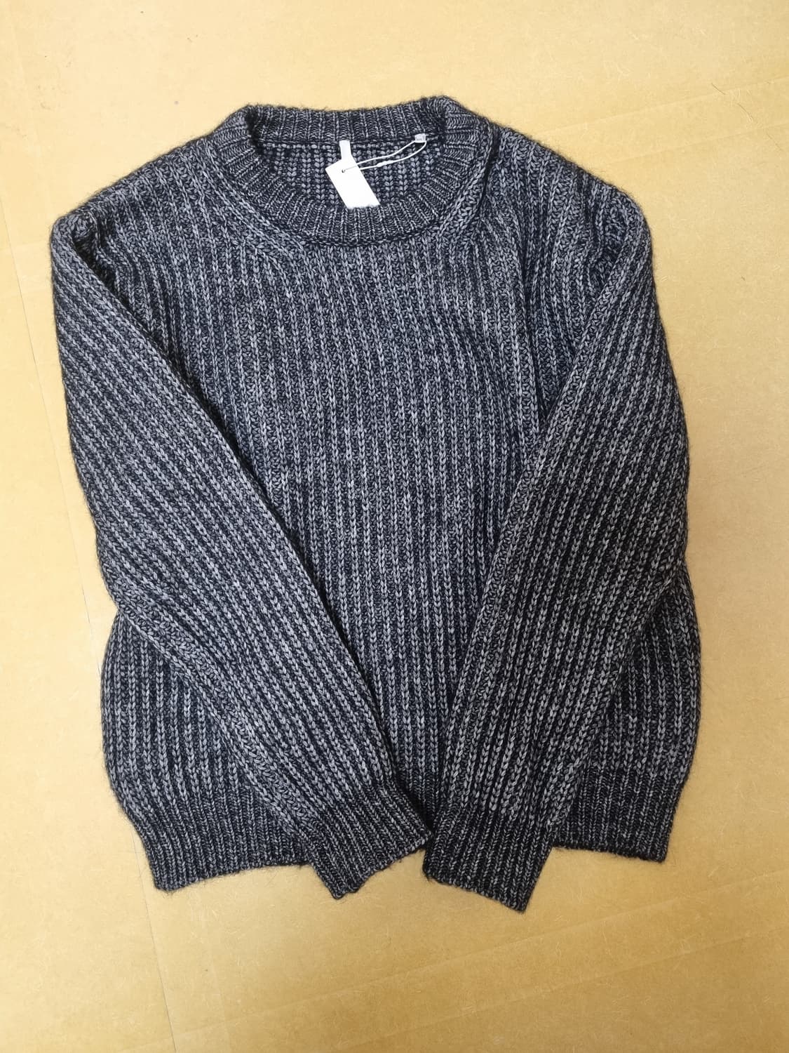 선플라워 필드 스웨터 블랙 상품이미지1