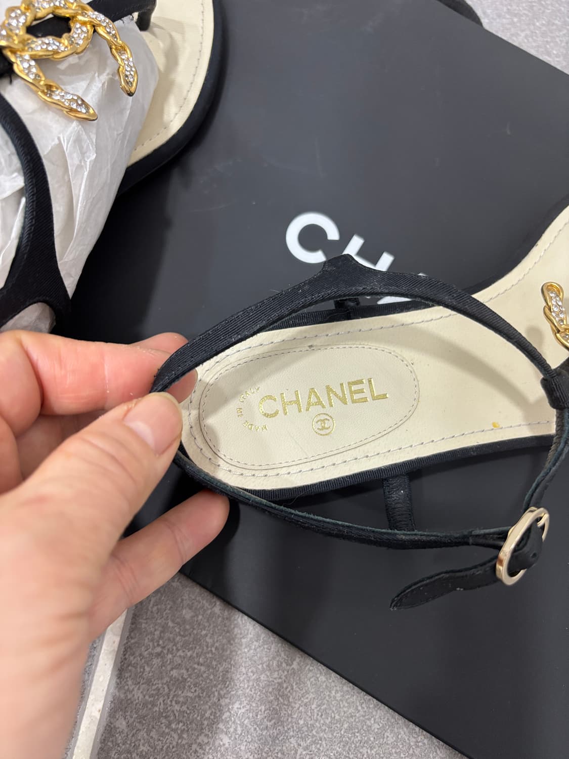 정품)샤넬 CC 로고 쪼리샌들 상품이미지8