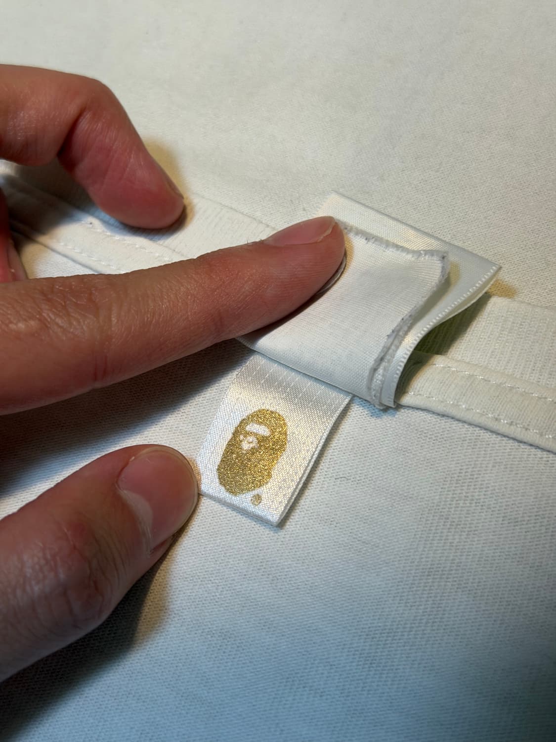 베이프 원포인트 사루 패치 티셔츠 화이트 상품이미지5