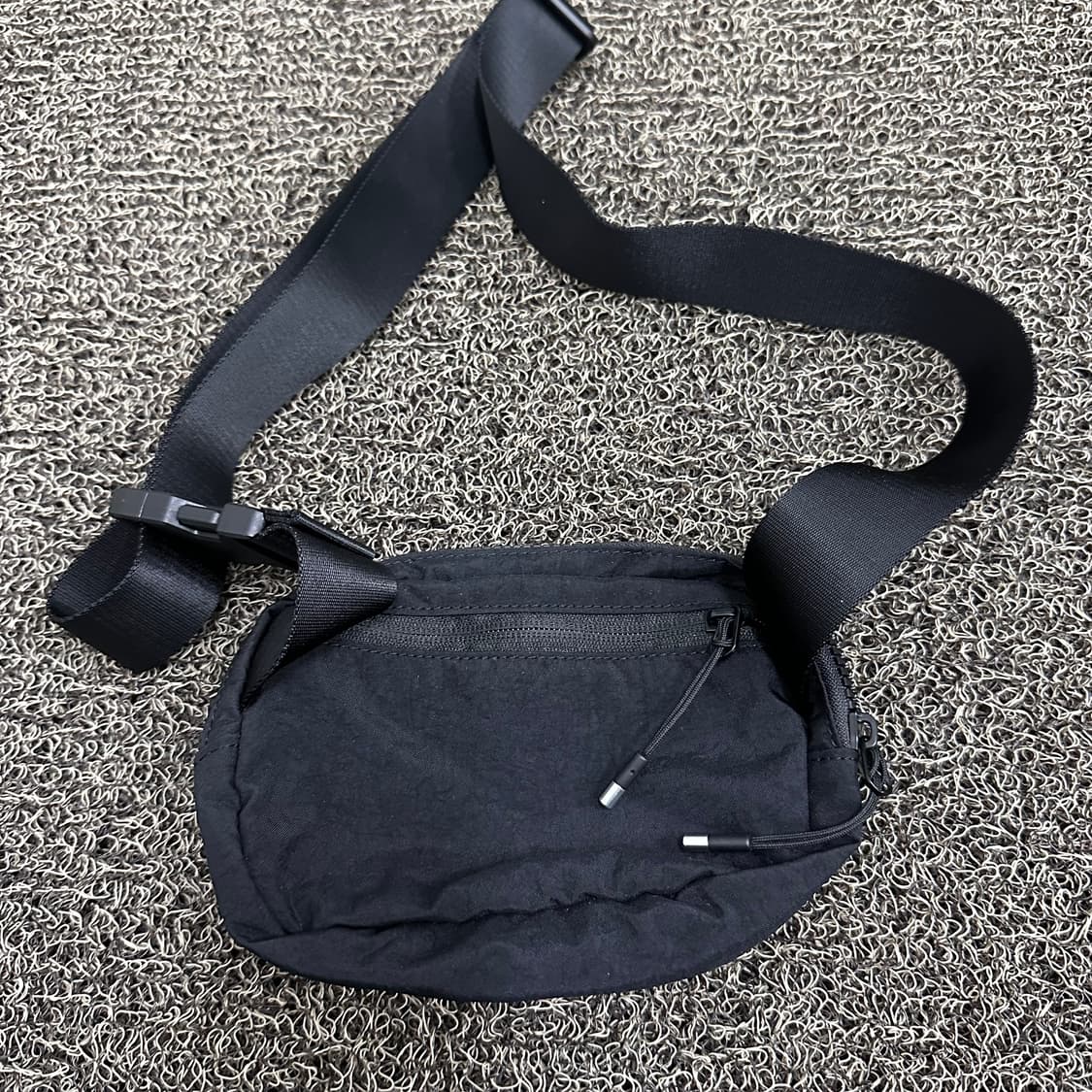 NIKE 나이키 아우라 크로스바디 힙색 가방 블랙 상품이미지4