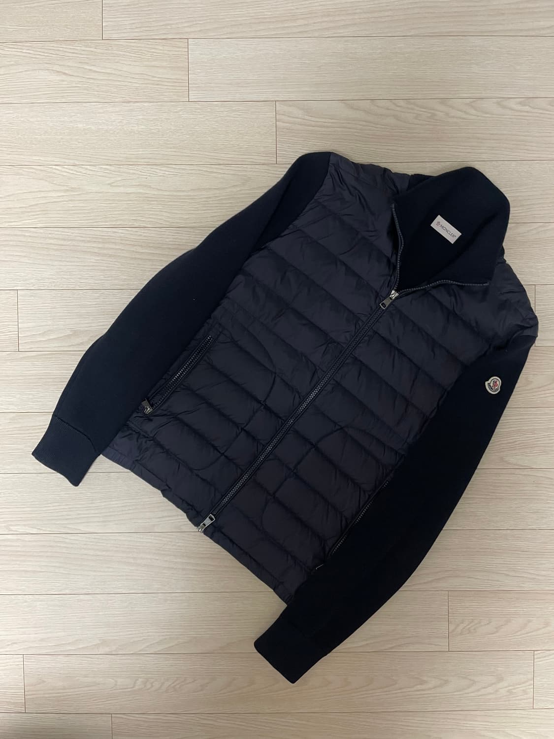 [ M ] 몽클레어 니트패딩 김현우 니트패딩 트리콧 네이비 상품이미지1