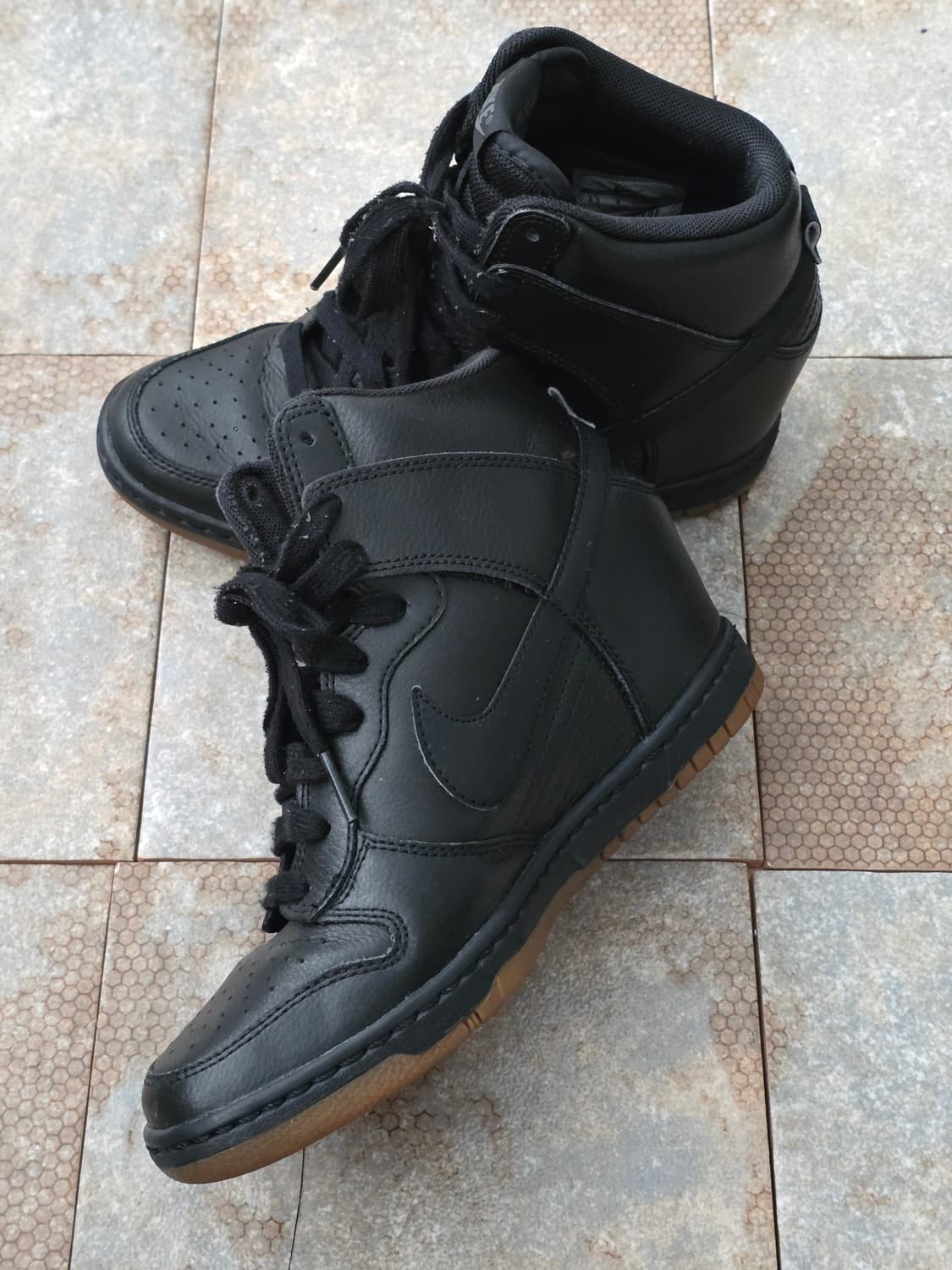 (225)나이키 덩크 스카이 하이 에센셜 블랙 검 상품이미지6